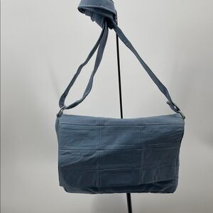 2.8.26 Elegant Blue Soft Italian Leather Shoulder Bag